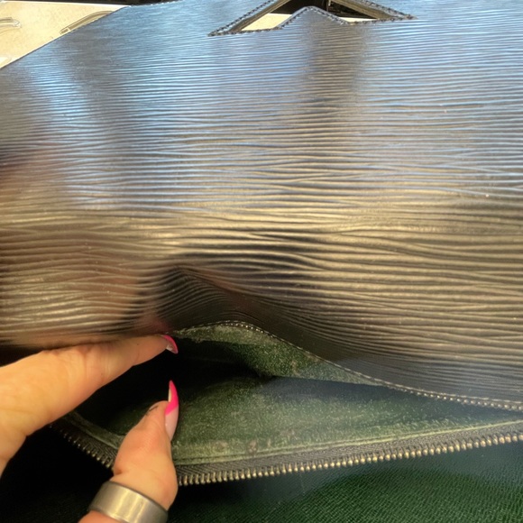 Louis Vuitton LV Logo Gm Clutch - Picture 5 of 5